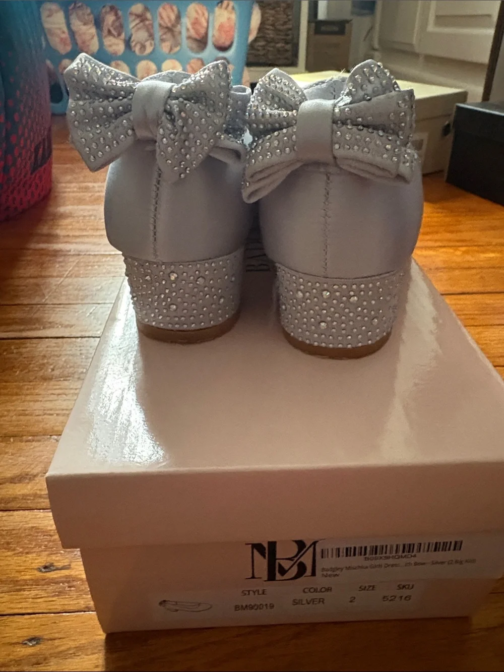 Badgley Mischka Silver-Gray Satin Bow Heel Pumps
